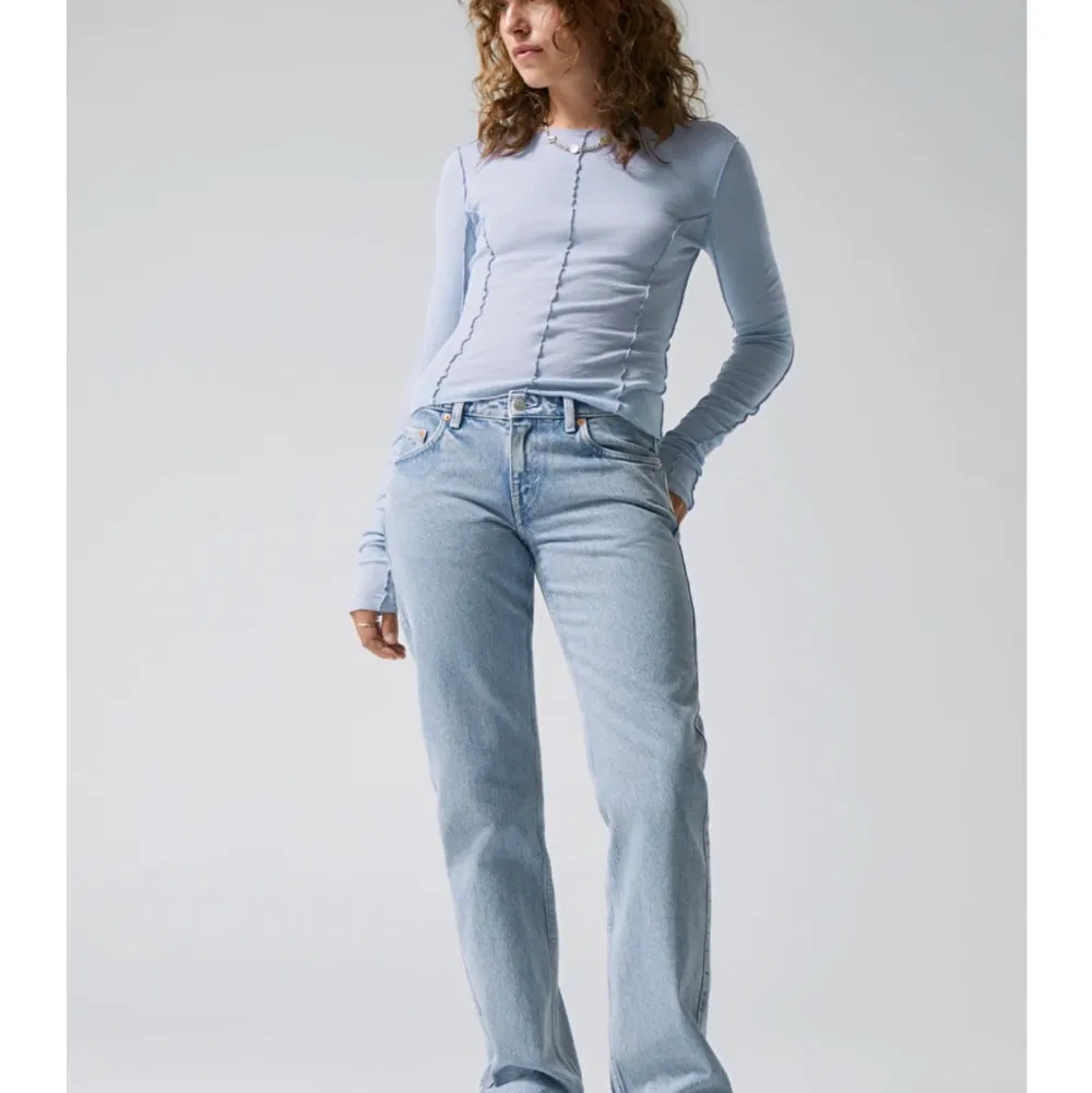 Ett par ljusblå jeans från weekday, är i storlek 27-28/32. De är 28 i midjan men skulle säga 27. Har förlängt dom också, om ni vill ha fler bilder skriv priv! . Jeans & Byxor.