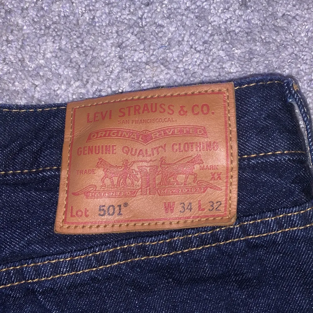 skick 9/10.       knappt använda originalpris 1099.      fraktkostnad står köparen för. skriv för fler bilder.    . Jeans & Byxor.