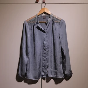 Blue silk blouse with lace on shoulders - Silk blouse with lace shoulders - light blue color - in perfect condition 