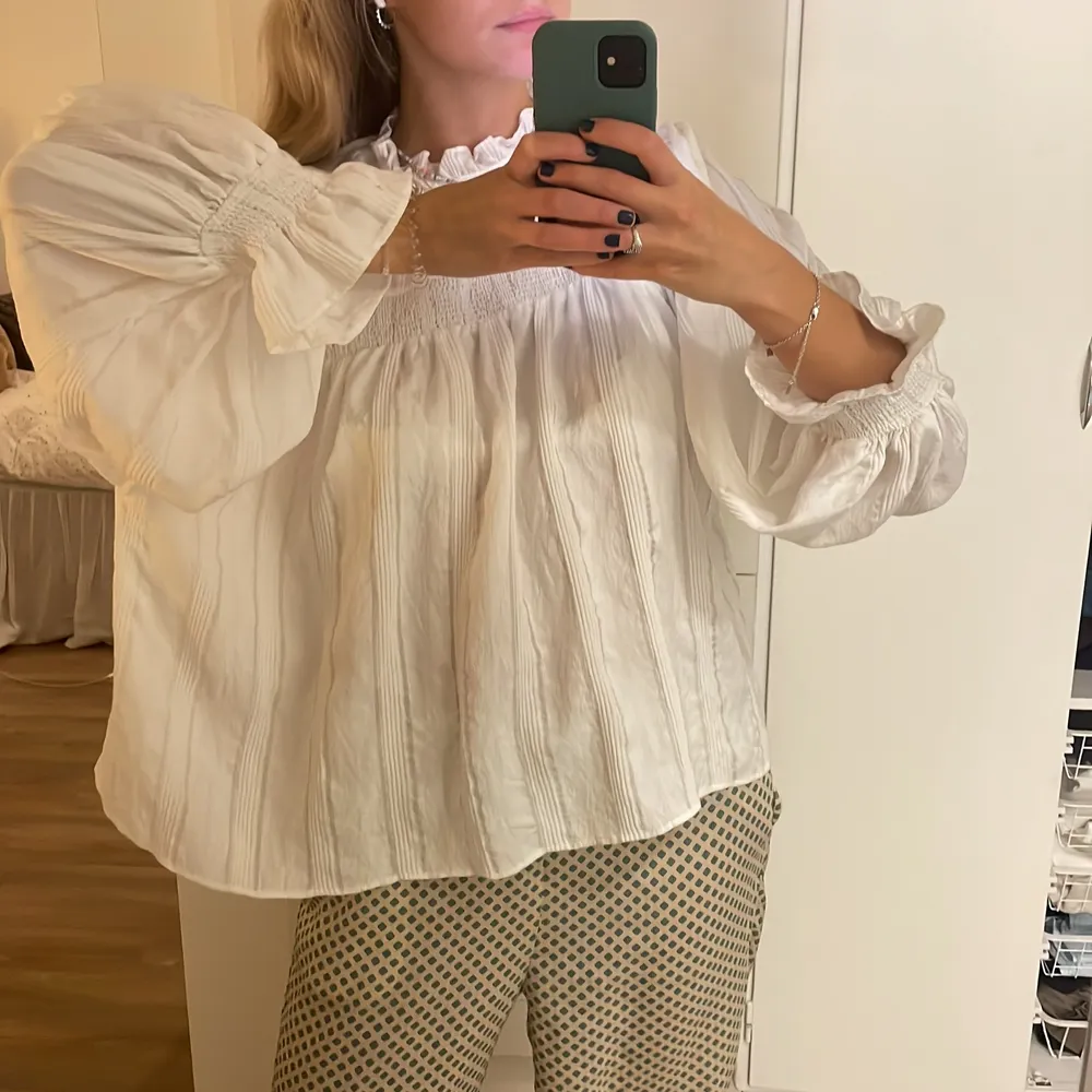 Säljer min blus från Zara . Blusar.