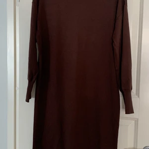 Klänning Esprit i bomull - Säljer min favorit klänning som blev för stor för mig efter sommar. Användandes vid ett par tillfälle. Perfekt till höst. Finns i Karlstad, kan skickas mot fraktkostnad