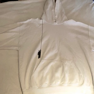 Billie Eilish ikonisk hoodie  - Vit ikonisk Billie Eilish hoodie. Använt skick. 