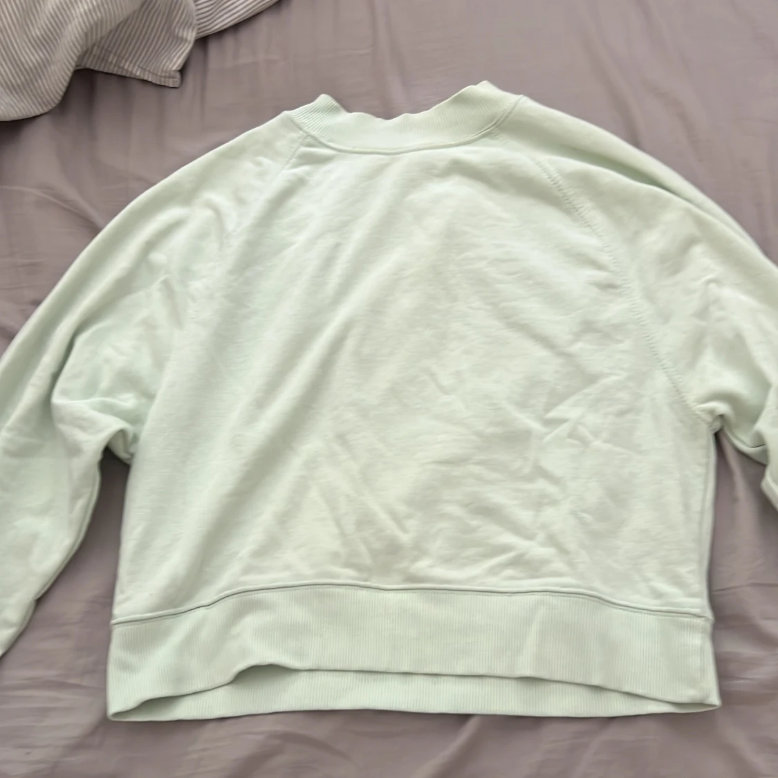 Ljusgrön sweatshirt