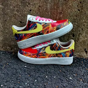 Nike Air Force 1 personaliserad med olika färger