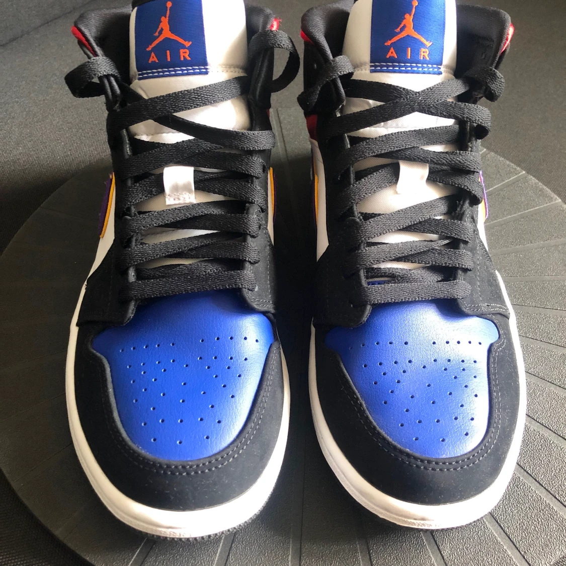 Jordan 1 Mid Lakers Top 3