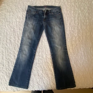 Replay low waist jeans - Säljer dessa fantastiskt fina low waist bootcut Replay jeansen i storlek 28/32 då dom tyvärr är något små på mig😢