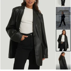 Maxi oversize PU blazer från NAKD - ”Skinn”blazer från NAKD i storlek 36, sällan använd. Köpt för ca 700kr. Annonsen kvar = varan kvar. 