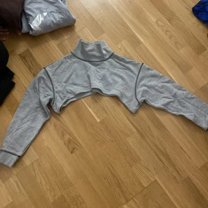 Croppad tröja  - Aldrig använt 