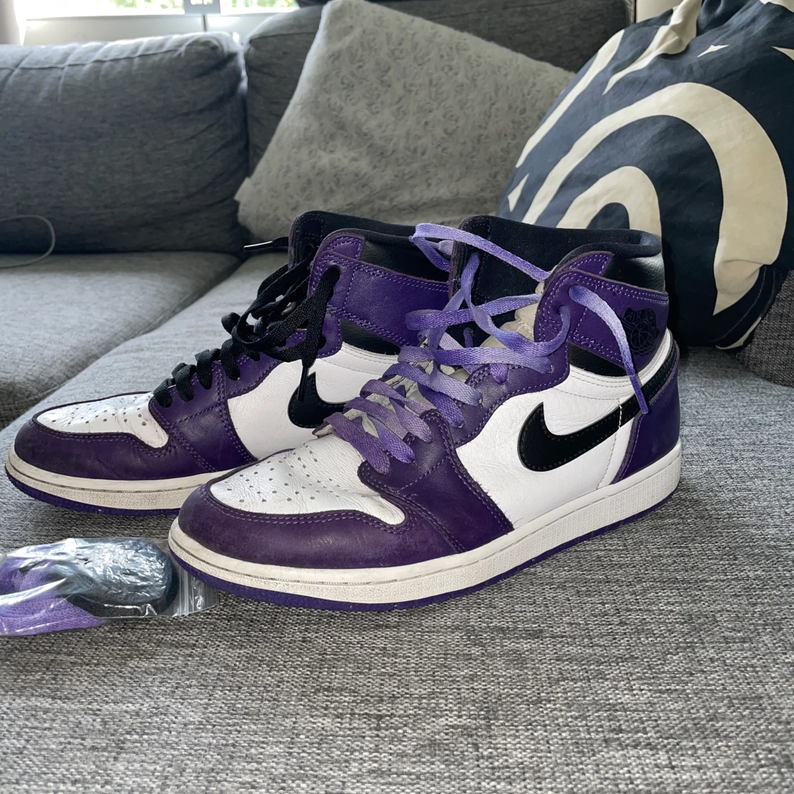 Air jordan 1 high court purple