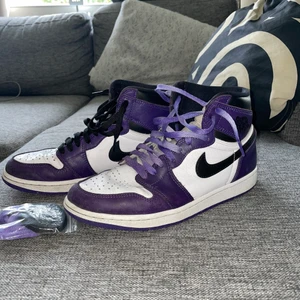 Air jordan 1 high court purple - Inköpta på ettresex förra året för 3400kr Cond 8/10 Strlk US 9/ 42,5  