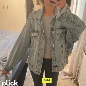 Jeansjacka  - (Lånad bild) Oversize jeansjacka från H&M, storlek XS❤️