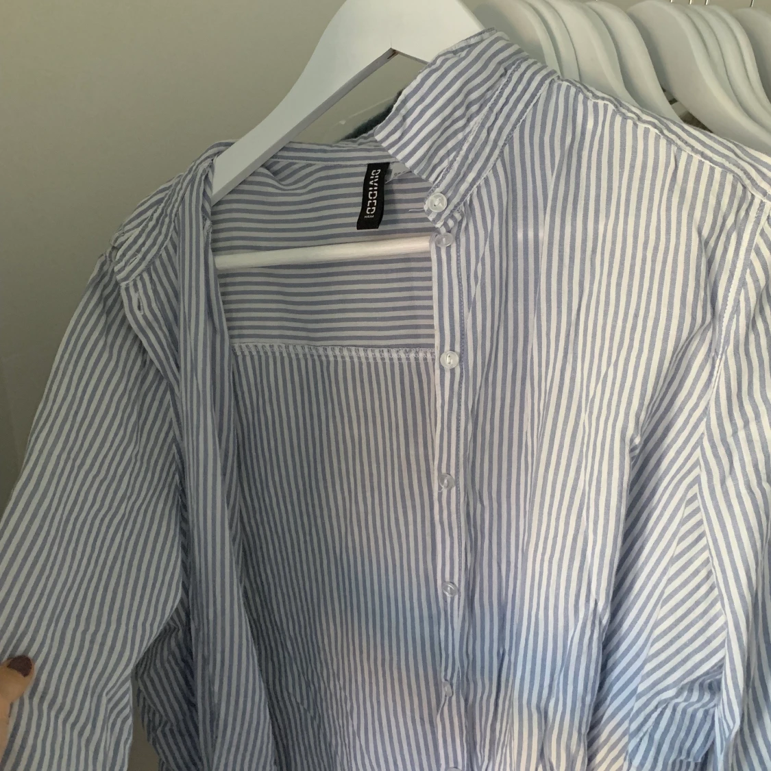 Blårandig skjorta  - 90