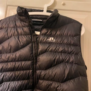 J Lindeberg Väst - Väldigt fin J Lindeberg Väst  Cond 9/10