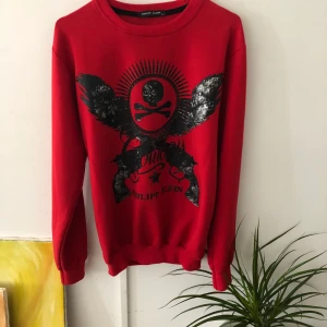 Philipp Plein  - Philipp Plein  Riktigt snygg och skön tröja Size L  Skick 9,5/10 