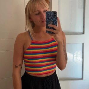 Linne Shein - Fint linne från Shein, använt 1 gång. Fin detalj i ryggen. Frakt tillkommer alltid 💕