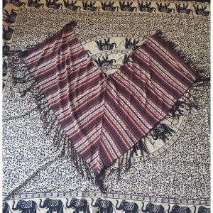 Varm sjal - Superstor sjal med fransar. Kan användas som poncho eller som halsduk 🍂🌞🍁