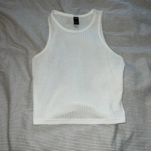 Schein linne - Shein linne. Det är ganska genomskinligt men ändå skönt att ha på sig🌼