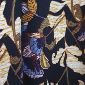 Kläder  - Carin wester . Helt nytt och oanvänd.  Pris lappen är kvar. 