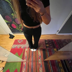 kostymbyxor  - slutsålda kostymbyxor från h&m i flare/bootcut modell! 💓💓 hör av er vid funderingar 🫶🏼