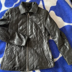 Skinnjacka  - Secondhand äkta skinn