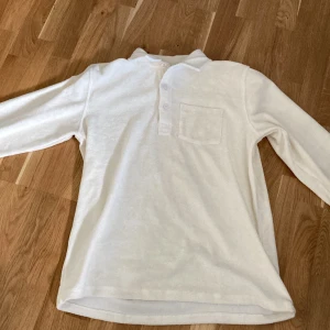 Nikben terry collection small - Jag säljer min tröjan ifrån nikben pga för stor jag har aldrig andväntden och den är som ny. Köpte den för 1300 