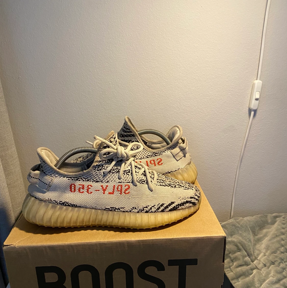 Yeezy 350 V2 Zebra storlek 41 1/3