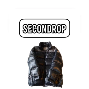 Dolomite Jacka - - Skick: 8,5/10 - Storlek: 2/M - Pris: 499:- - Ordinarie Pris: 2499:- - Intresserad? Hör av dig på DM!💌 - Vi erbjuder en trygg handel🙏🏽 