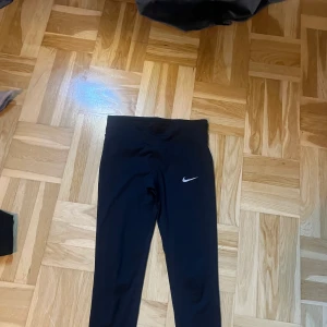 Nike Leggings - I väldigt fint skick stl M Betalas med swish 