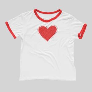 Säljer denna helt nya och oanvända t shirten som har samma design som Harry Styles hade på Stockholms konserten. Köpt på etsy