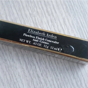 Elizabeth Arden Flawless Finish Concealer "Deep" - Oöppnad. För billigare frakt vid direkt Swish kontakta mig privat och välj ej Köp Nu. Samfraktar för minsta möjliga frakt kostnad för dig, ej Köp Nu, medd.
