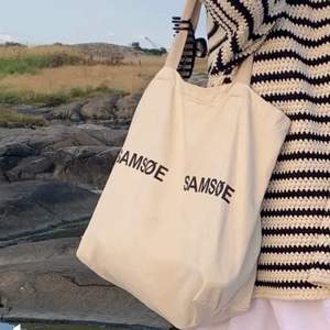Säljer min Samsøe Samsøe tyg väska, andvänt fåtal gånger!🫶🏻