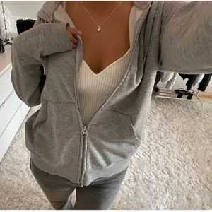 Zipup hoodie  - Zipup hoodie från hm