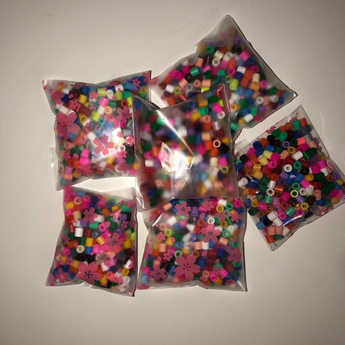En celofonpåse men pärlor💗😯