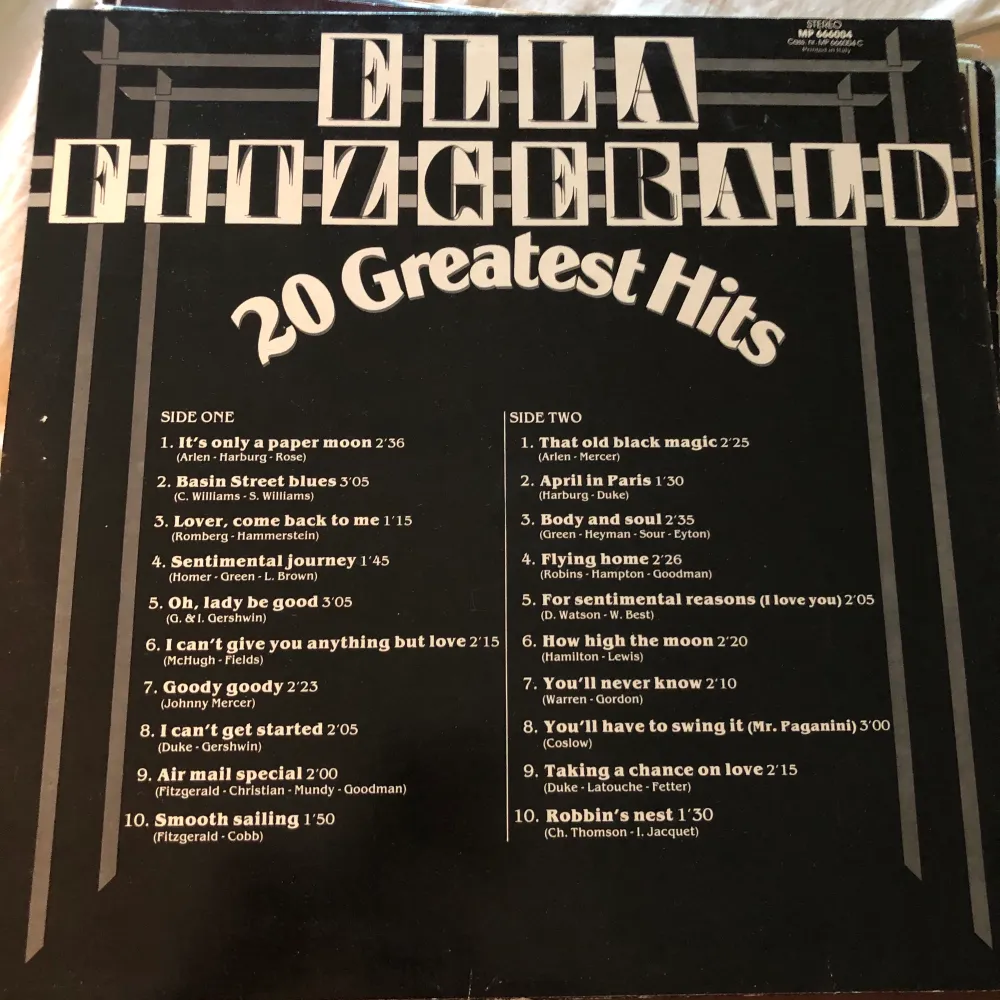 Säljer min Ella fitzgerald vinyl, väldigt använd så förpackningen är sliten men självaste skivan lät bra senast jag spelade den. Övrigt.