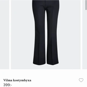 Vilma kostymbyxor - Säljer mina kostymbyxor ifrån Bikbok. Köptes för några månader sedan men säljer för att dom inte kommer till användning. Dom är i bra skick. Köparen står för frakten och jag säljer för ca 130kr