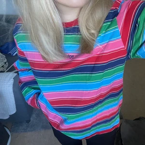 Färgglada tjöja  - Tjöja från carlings. Andvänd väll men knappts så de märks. Storlek 2 passar mig som har storlek S oftast🫶