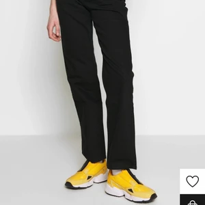 Weekday Jeans - Rowe, Black W29 L32 - I nyskick, säljs pga för stora! 