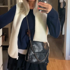 Väst - Väst köpt förra vintern, knappt använd!!