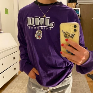 Långärmad t-shorts med tryck - Vintage tröja från Beyond retro 😃