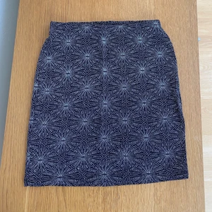 Kjol - En glitter kjol, säljer för 40 kr