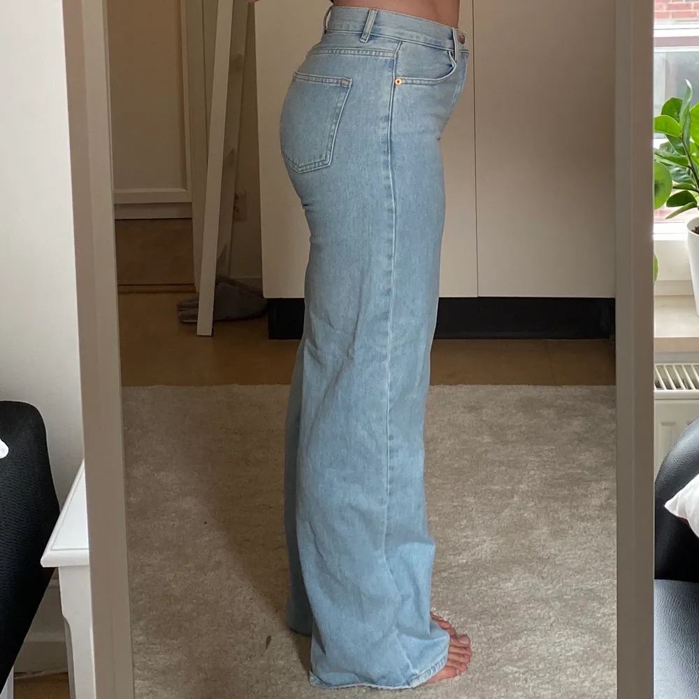 Wide leg jeans från junkyard som inte kommer till användning så ofta då jag har andra liknande! . Jeans & Byxor.