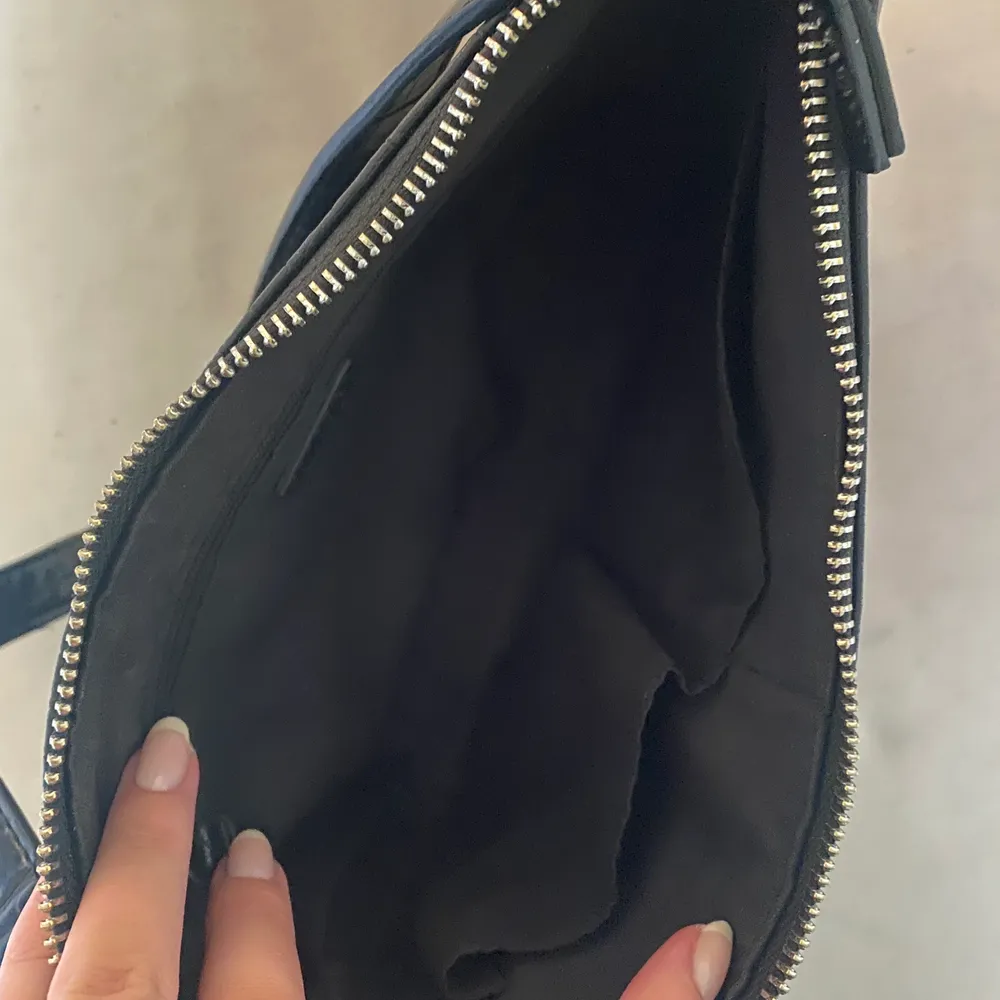 Super fin svart väska från nakd, rymlig. Knappt andvänd . Väskor.