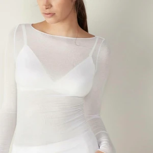 Intimissimi pyjamasöverdel  - Säljer denna så fina tröjan från intimissimi i nyskick (aldrig använd) 💘 så fin och mjuk❤️