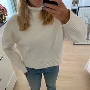 Hm  - Stickad tröja från hm med polokrage 🤍 strl s 