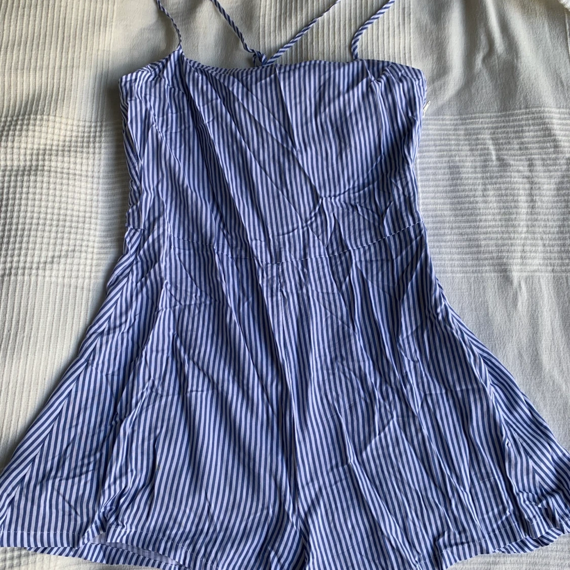 Blåvit randig playsuit från H&M