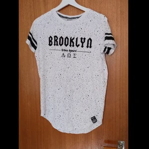 T-shirt  - En t-shirt från new Yorker.