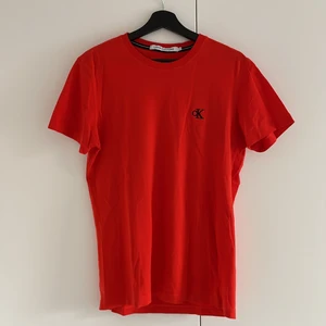 Calvin Klein T-shirt - En T-shirt från Calvin Klein, använd 1 gång 