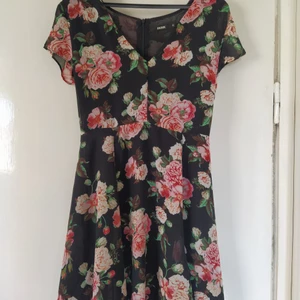 Bikbok size 36 - Worn only once for a party a few years ago. Cleaning out my closet because moving:)