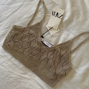 Zara topp - Aldrig använd, prislapp står kvar!! ❣️