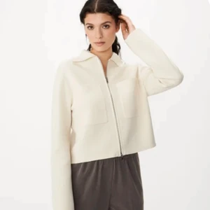 Carigen jacka ålens - Säljer denna jacka/kofta änvänd då tal gånger endast intresse koll, buda från 300, bud på 600 köp direkt för 700